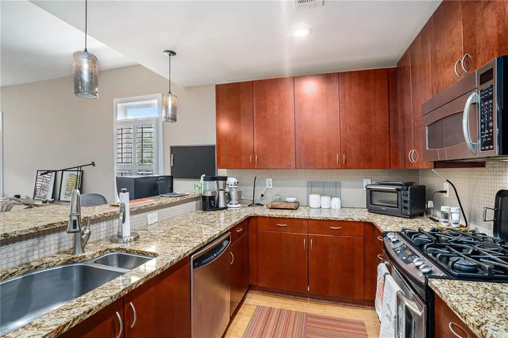 3655 Peachtree Road Ne Unit 401, Atlanta, Georgia 30319, 2 Bedrooms Bedrooms, ,2 BathroomsBathrooms,Residential,For Sale,3655 Peachtree Road Ne Unit 401,7617156