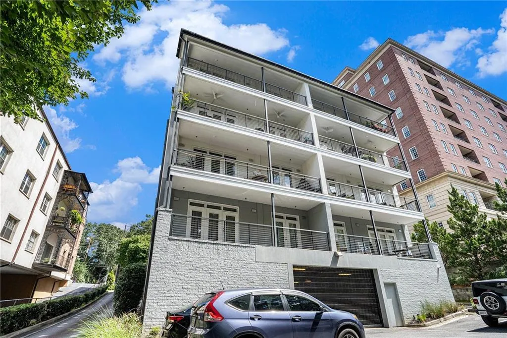 3655 Peachtree Road Ne Unit 401, Atlanta, Georgia 30319, 2 Bedrooms Bedrooms, ,2 BathroomsBathrooms,Residential,For Sale,3655 Peachtree Road Ne Unit 401,7617156