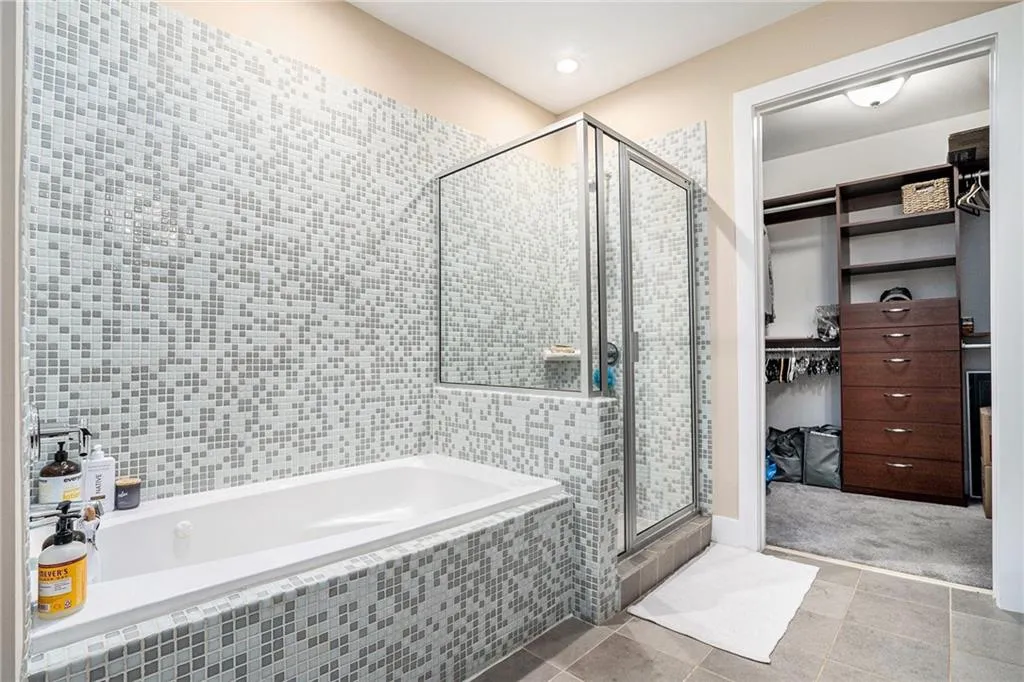 3655 Peachtree Road Ne Unit 401, Atlanta, Georgia 30319, 2 Bedrooms Bedrooms, ,2 BathroomsBathrooms,Residential,For Sale,3655 Peachtree Road Ne Unit 401,7617156