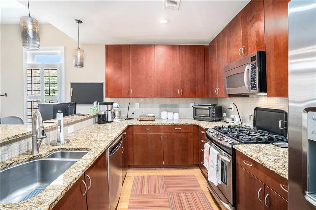 3655 Peachtree Road Ne Unit 401, Atlanta, Georgia 30319, 2 Bedrooms Bedrooms, ,2 BathroomsBathrooms,Residential,For Sale,3655 Peachtree Road Ne Unit 401,7617156