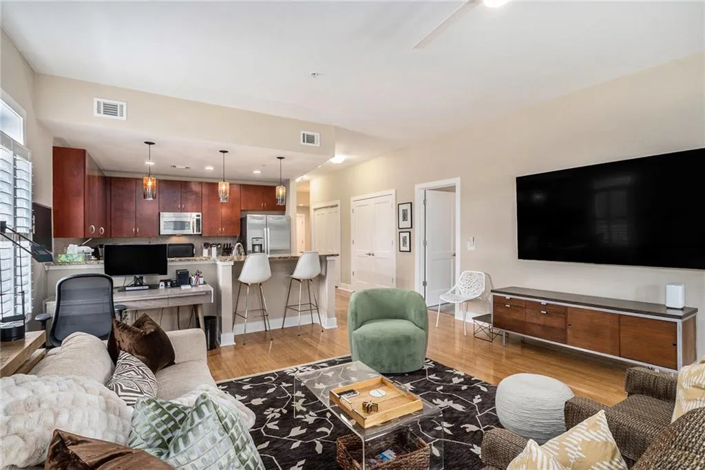 3655 Peachtree Road Ne Unit 401, Atlanta, Georgia 30319, 2 Bedrooms Bedrooms, ,2 BathroomsBathrooms,Residential,For Sale,3655 Peachtree Road Ne Unit 401,7617156