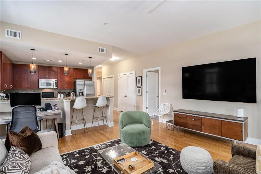 3655 Peachtree Road Ne Unit 401, Atlanta, Georgia 30319, 2 Bedrooms Bedrooms, ,2 BathroomsBathrooms,Residential,For Sale,3655 Peachtree Road Ne Unit 401,7617156