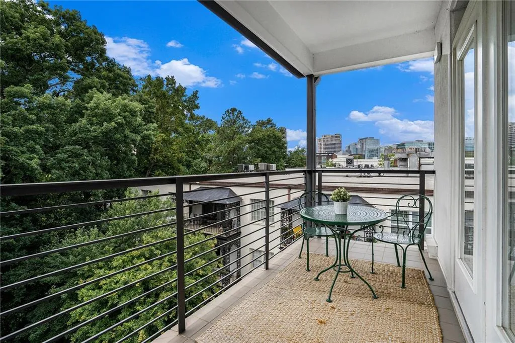 3655 Peachtree Road Ne Unit 401, Atlanta, Georgia 30319, 2 Bedrooms Bedrooms, ,2 BathroomsBathrooms,Residential,For Sale,3655 Peachtree Road Ne Unit 401,7617156