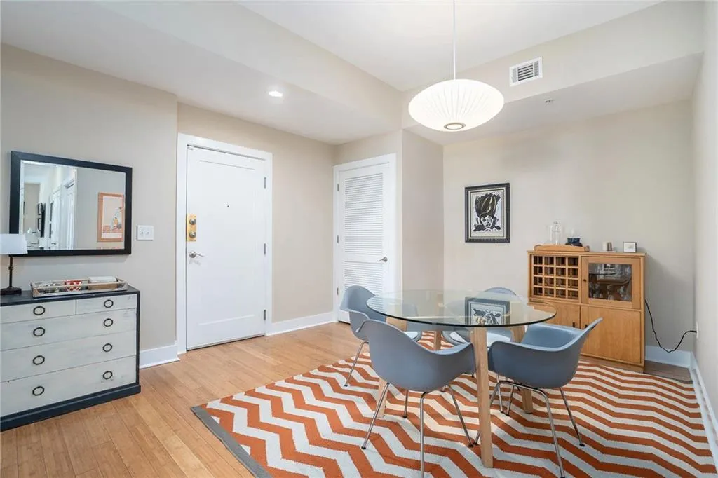 3655 Peachtree Road Ne Unit 401, Atlanta, Georgia 30319, 2 Bedrooms Bedrooms, ,2 BathroomsBathrooms,Residential,For Sale,3655 Peachtree Road Ne Unit 401,7617156