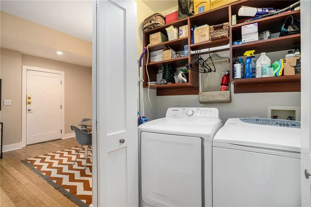3655 Peachtree Road Ne Unit 401, Atlanta, Georgia 30319, 2 Bedrooms Bedrooms, ,2 BathroomsBathrooms,Residential,For Sale,3655 Peachtree Road Ne Unit 401,7617156