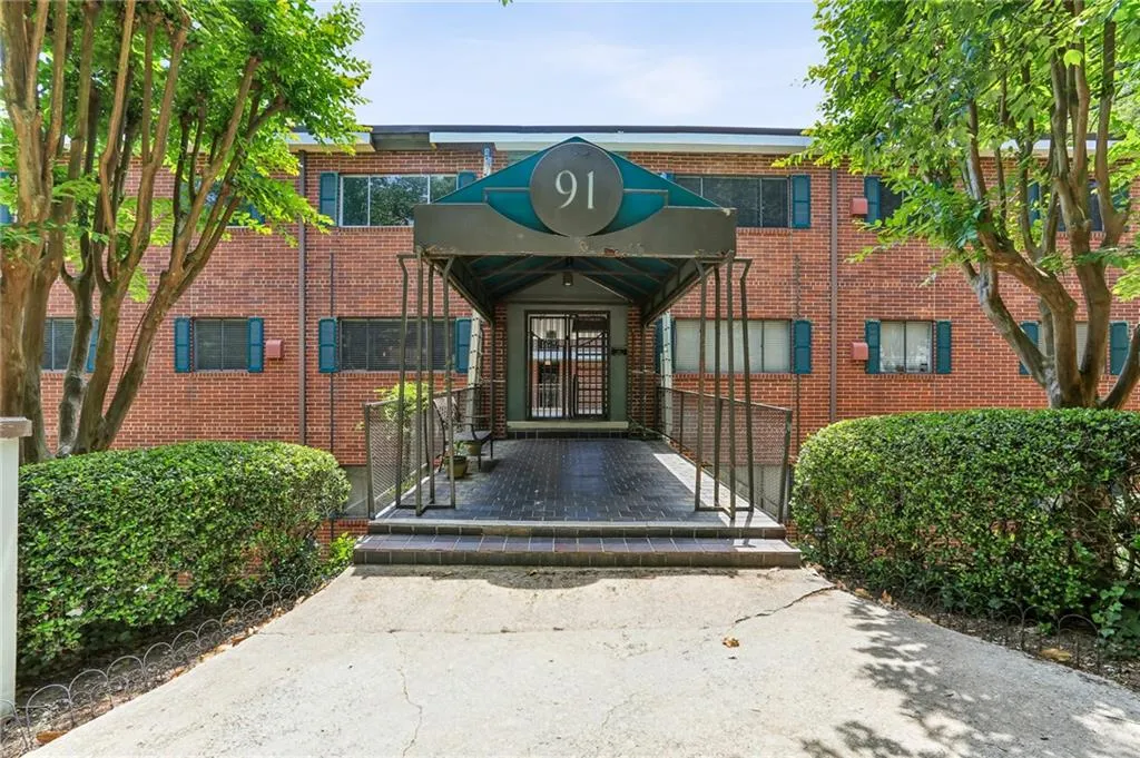 91 Rumson Road Ne Unit B25, Atlanta, Georgia 30305, 1 Bedroom Bedrooms, ,1 BathroomBathrooms,Residential,For Sale,91 Rumson Road Ne Unit B25,7582007