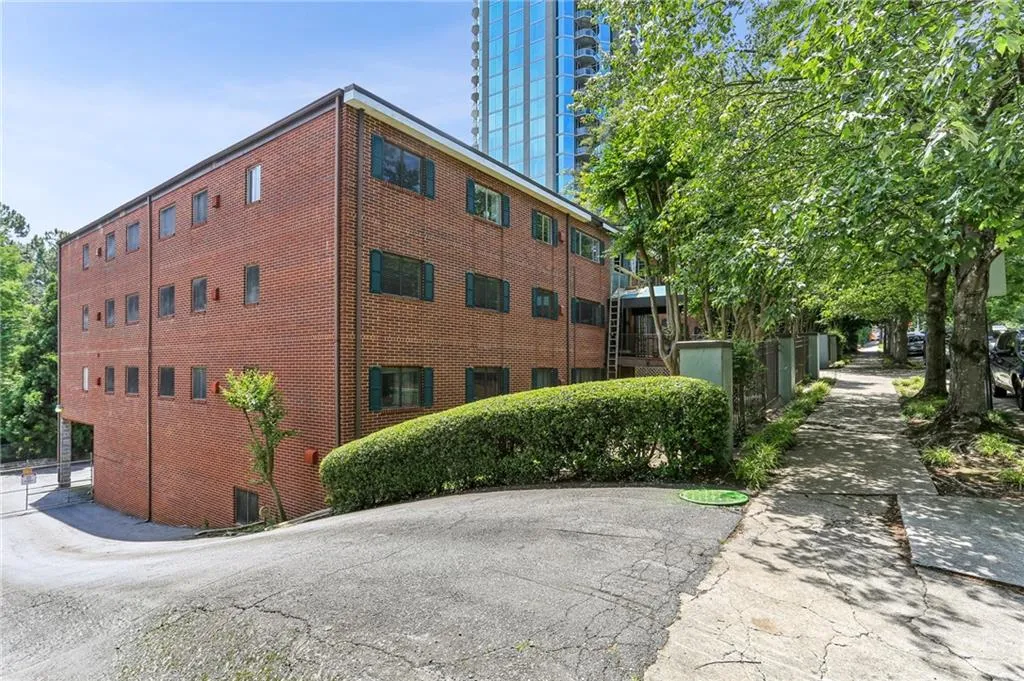 91 Rumson Road Ne Unit B25, Atlanta, Georgia 30305, 1 Bedroom Bedrooms, ,1 BathroomBathrooms,Residential,For Sale,91 Rumson Road Ne Unit B25,7582007