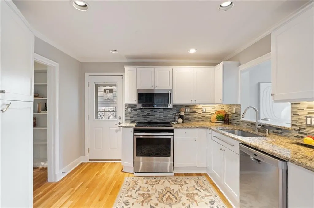 1137 Kingsley Circle Ne, Atlanta, Georgia 30324, 3 Bedrooms Bedrooms, 0 ,2 BathroomsBathrooms,Residential,For Sale,1137 Kingsley Circle Ne,7855342