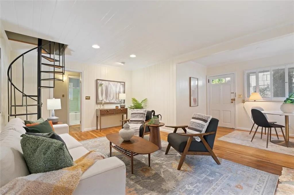 1137 Kingsley Circle Ne, Atlanta, Georgia 30324, 3 Bedrooms Bedrooms, 0 ,2 BathroomsBathrooms,Residential,For Sale,1137 Kingsley Circle Ne,7855342