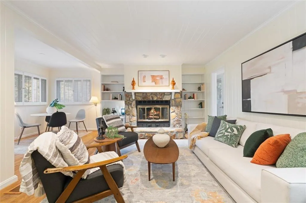 1137 Kingsley Circle Ne, Atlanta, Georgia 30324, 3 Bedrooms Bedrooms, 0 ,2 BathroomsBathrooms,Residential,For Sale,1137 Kingsley Circle Ne,7855342