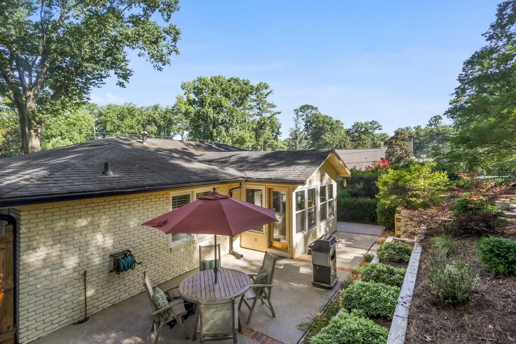 4689 High Point Road, Sandy Springs, Georgia 30342, 3 Bedrooms Bedrooms, ,2 BathroomsBathrooms,Residential,Sold,4689 High Point Road,6752417