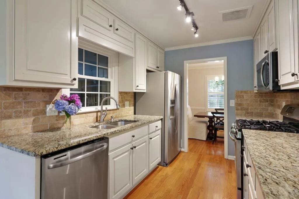 4689 High Point Road, Sandy Springs, Georgia 30342, 3 Bedrooms Bedrooms, ,2 BathroomsBathrooms,Residential,Sold,4689 High Point Road,6752417