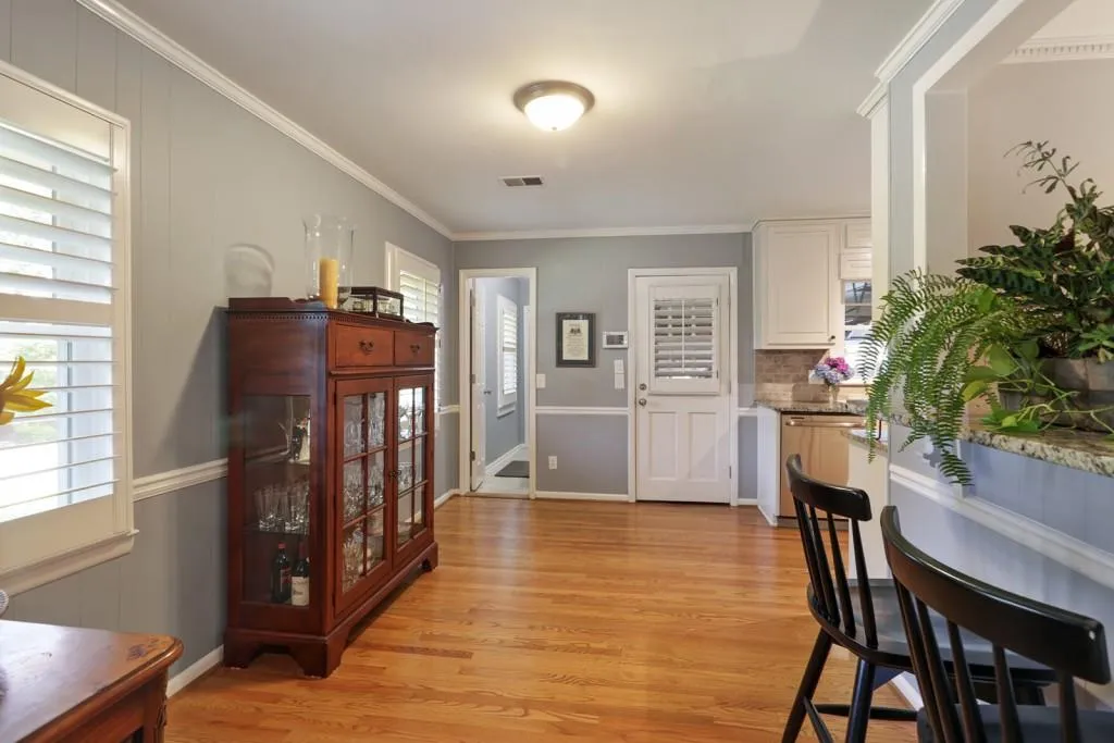 4689 High Point Road, Sandy Springs, Georgia 30342, 3 Bedrooms Bedrooms, ,2 BathroomsBathrooms,Residential,Sold,4689 High Point Road,6752417
