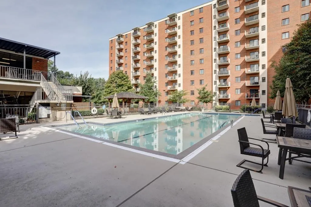 300 Johnson Ferry Road Ne Unit A101, Sandy Springs, Georgia 30328, 1 Bedroom Bedrooms, ,1 BathroomBathrooms,Residential,Sold,300 Johnson Ferry Road Ne Unit A101,7139556