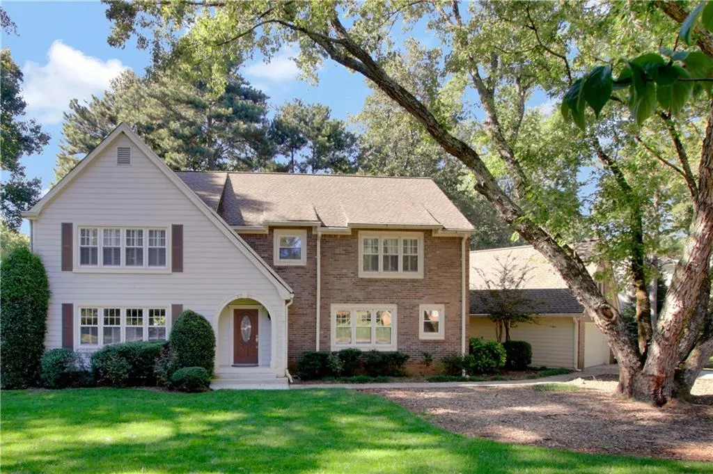 6785 Hunters Trace Circle, Sandy Springs, Georgia 30328, 5 Bedrooms Bedrooms, ,3 BathroomsBathrooms,Residential,Sold,6785 Hunters Trace Circle,6780611