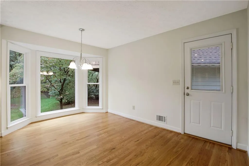 6785 Hunters Trace Circle, Sandy Springs, Georgia 30328, 5 Bedrooms Bedrooms, ,3 BathroomsBathrooms,Residential,Sold,6785 Hunters Trace Circle,6780611