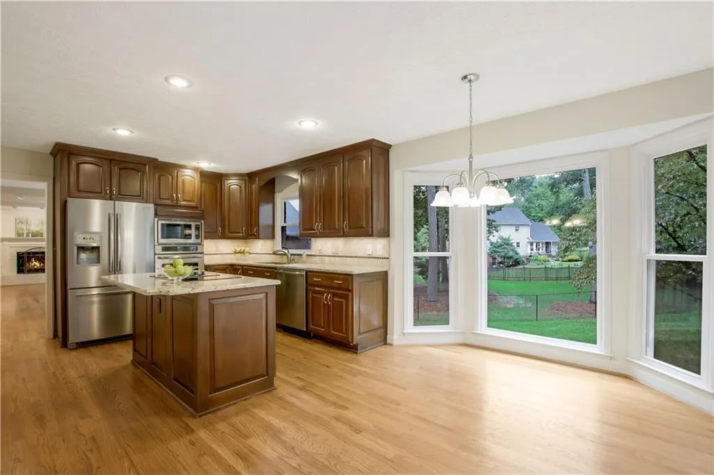 6785 Hunters Trace Circle, Sandy Springs, Georgia 30328, 5 Bedrooms Bedrooms, ,3 BathroomsBathrooms,Residential,Sold,6785 Hunters Trace Circle,6780611