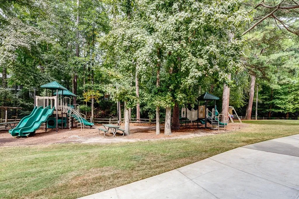 6785 Hunters Trace Circle, Sandy Springs, Georgia 30328, 5 Bedrooms Bedrooms, ,3 BathroomsBathrooms,Residential,Sold,6785 Hunters Trace Circle,6780611