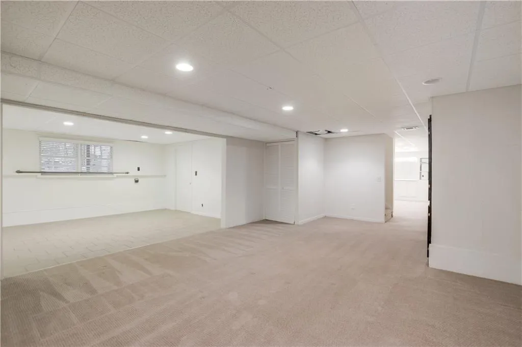 6785 Hunters Trace Circle, Sandy Springs, Georgia 30328, 5 Bedrooms Bedrooms, ,3 BathroomsBathrooms,Residential,Sold,6785 Hunters Trace Circle,6780611