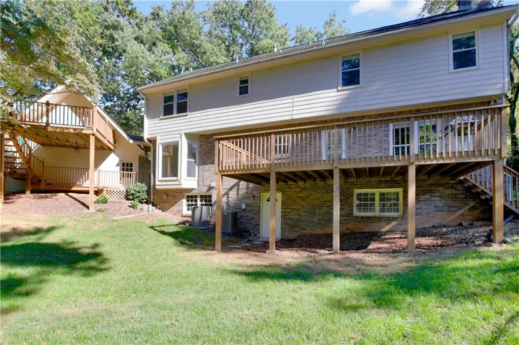 6785 Hunters Trace Circle, Sandy Springs, Georgia 30328, 5 Bedrooms Bedrooms, ,3 BathroomsBathrooms,Residential,Sold,6785 Hunters Trace Circle,6780611