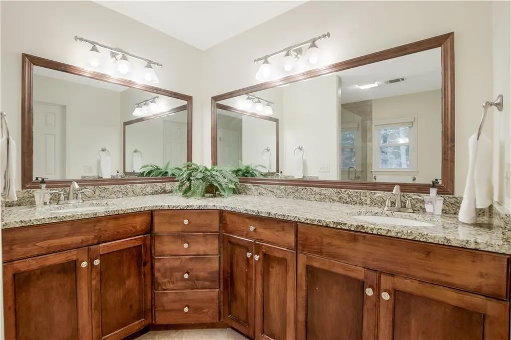 6785 Hunters Trace Circle, Sandy Springs, Georgia 30328, 5 Bedrooms Bedrooms, ,3 BathroomsBathrooms,Residential,Sold,6785 Hunters Trace Circle,6780611