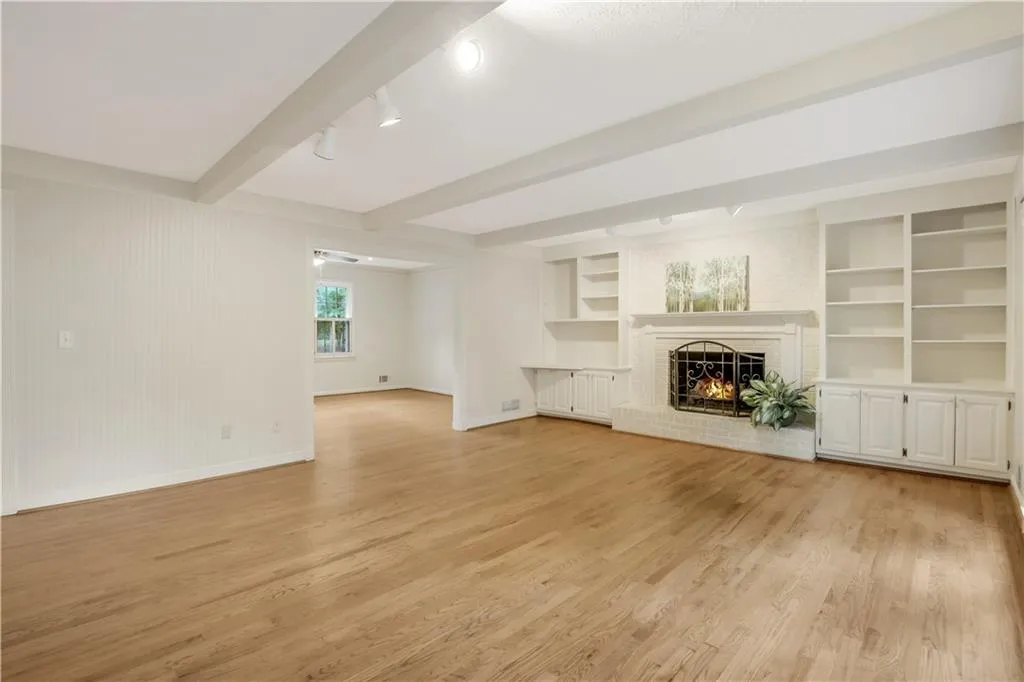 6785 Hunters Trace Circle, Sandy Springs, Georgia 30328, 5 Bedrooms Bedrooms, ,3 BathroomsBathrooms,Residential,Sold,6785 Hunters Trace Circle,6780611