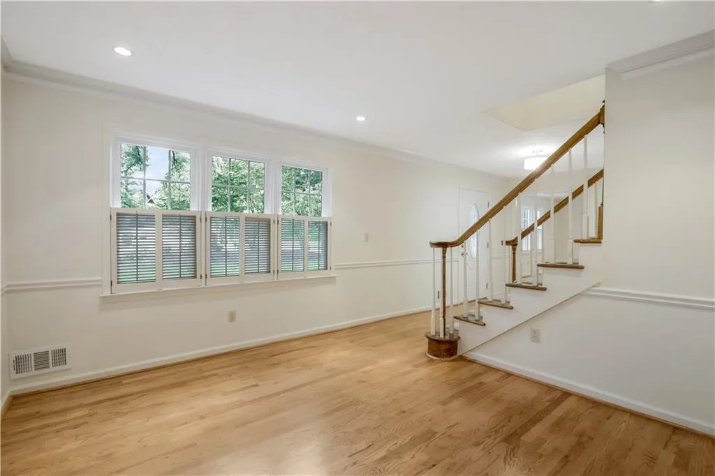 6785 Hunters Trace Circle, Sandy Springs, Georgia 30328, 5 Bedrooms Bedrooms, ,3 BathroomsBathrooms,Residential,Sold,6785 Hunters Trace Circle,6780611