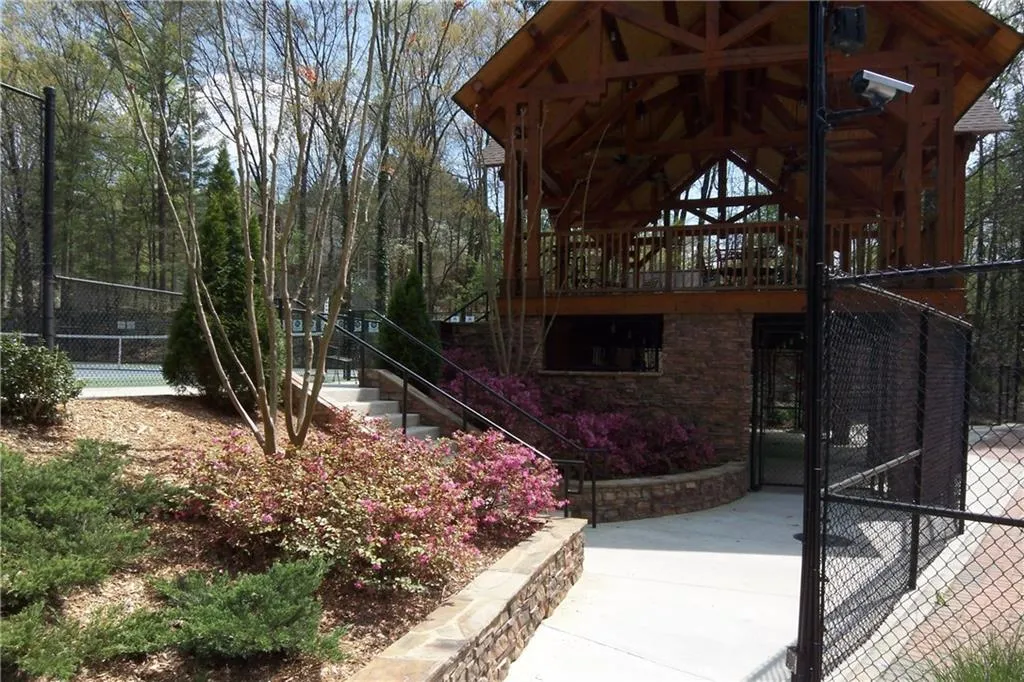 6785 Hunters Trace Circle, Sandy Springs, Georgia 30328, 5 Bedrooms Bedrooms, ,3 BathroomsBathrooms,Residential,Sold,6785 Hunters Trace Circle,6780611