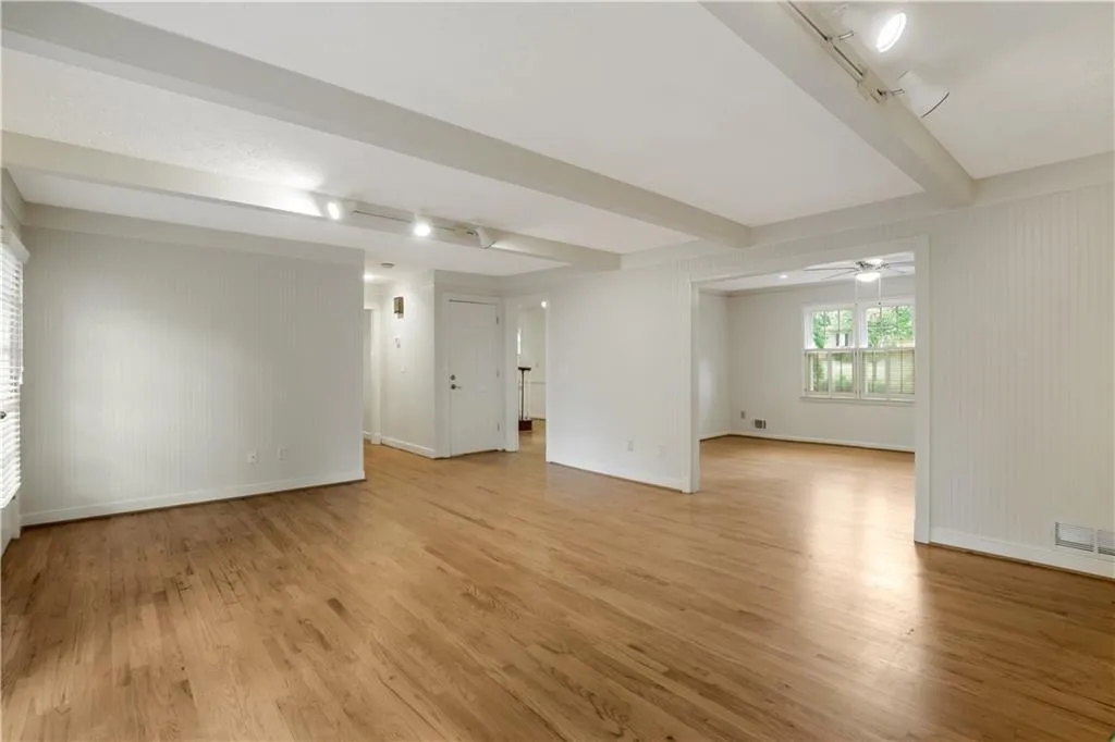 6785 Hunters Trace Circle, Sandy Springs, Georgia 30328, 5 Bedrooms Bedrooms, ,3 BathroomsBathrooms,Residential,Sold,6785 Hunters Trace Circle,6780611