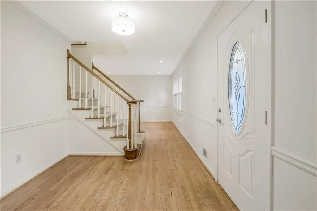 6785 Hunters Trace Circle, Sandy Springs, Georgia 30328, 5 Bedrooms Bedrooms, ,3 BathroomsBathrooms,Residential,Sold,6785 Hunters Trace Circle,6780611