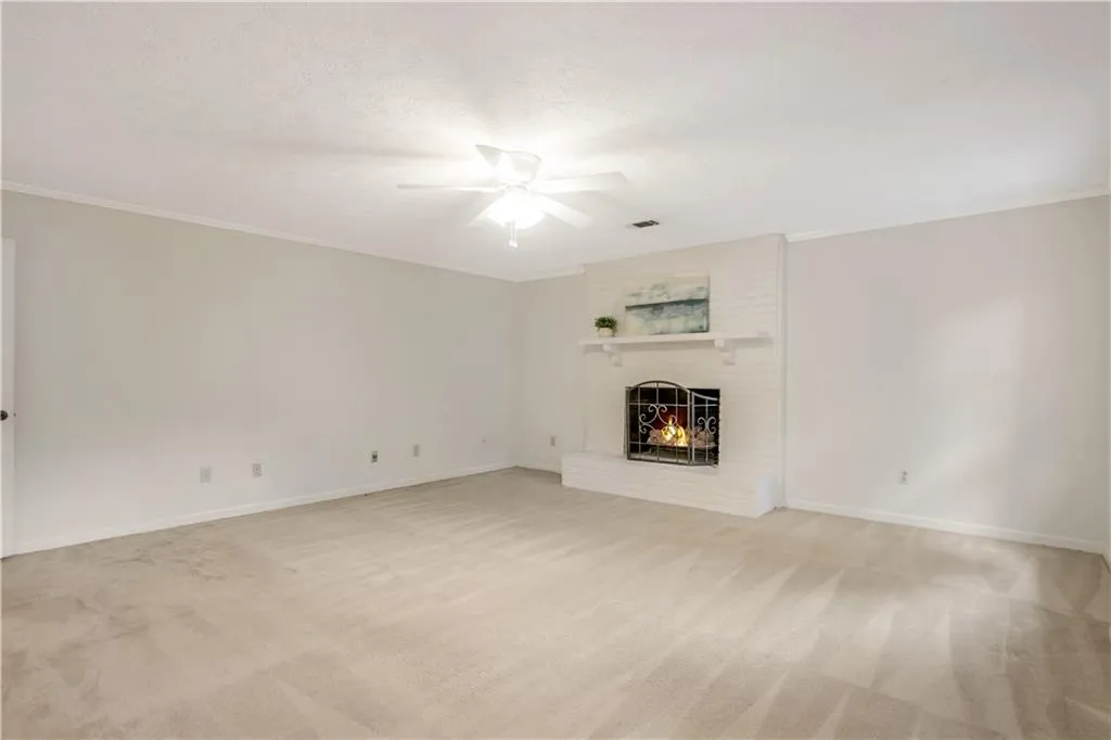 6785 Hunters Trace Circle, Sandy Springs, Georgia 30328, 5 Bedrooms Bedrooms, ,3 BathroomsBathrooms,Residential,Sold,6785 Hunters Trace Circle,6780611