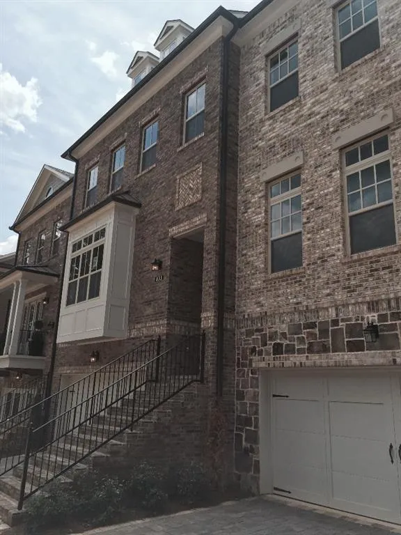 833 Canterbury Overlook Unit 21, Atlanta, Georgia 30324, 3 Bedrooms Bedrooms, ,2 BathroomsBathrooms,Residential,Sold,833 Canterbury Overlook Unit 21,5512523