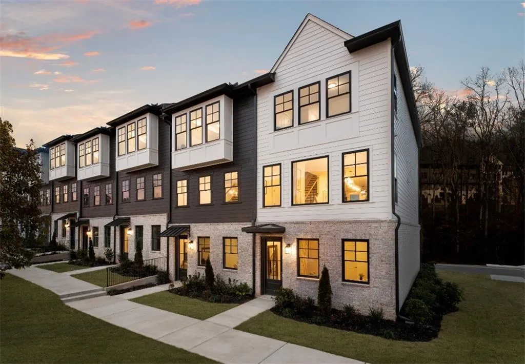 6525 Beacon Drive Unit 371, Sandy Springs, Georgia 30328, 3 Bedrooms Bedrooms, ,3 BathroomsBathrooms,Residential,Sold,6525 Beacon Drive Unit 371,7000025