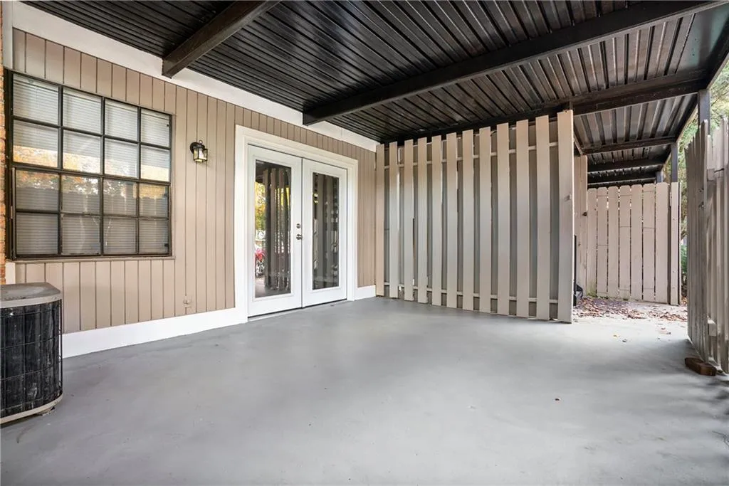 325 Winding River Drive Unit F, Sandy Springs, Georgia 30350, 2 Bedrooms Bedrooms, ,2 BathroomsBathrooms,Residential,Sold,325 Winding River Drive Unit F,6969721