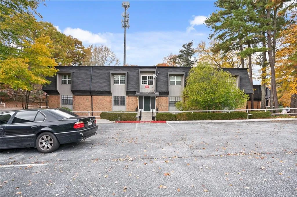 325 Winding River Drive Unit F, Sandy Springs, Georgia 30350, 2 Bedrooms Bedrooms, ,2 BathroomsBathrooms,Residential,Sold,325 Winding River Drive Unit F,6969721