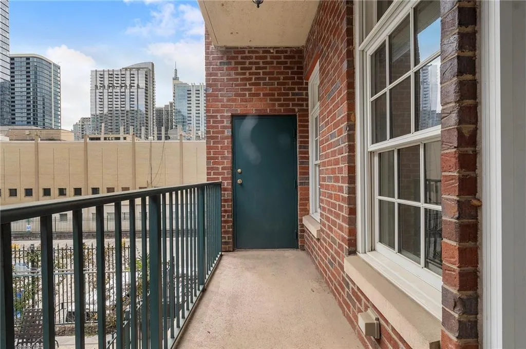 77 Peachtree Place Ne Unit 402, Atlanta, Georgia 30309, 2 Bedrooms Bedrooms, ,2 BathroomsBathrooms,Residential,For Sale,77 Peachtree Place Ne Unit 402,7663560