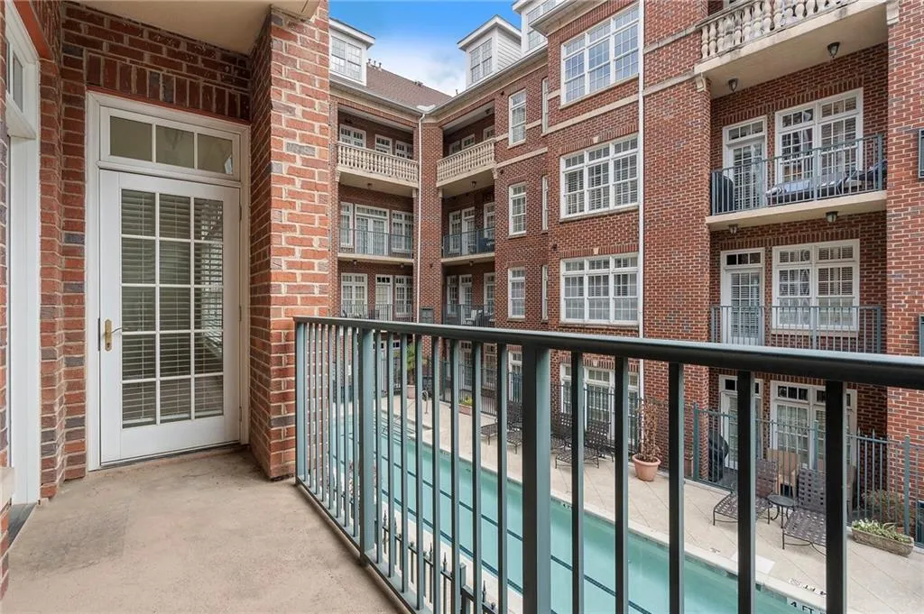 77 Peachtree Place Ne Unit 402, Atlanta, Georgia 30309, 2 Bedrooms Bedrooms, ,2 BathroomsBathrooms,Residential,For Sale,77 Peachtree Place Ne Unit 402,7663560
