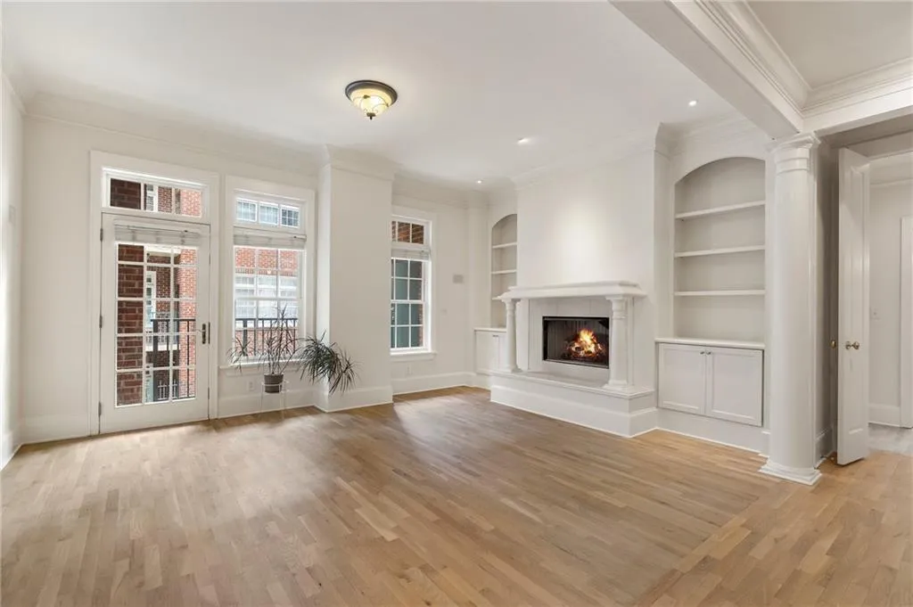 77 Peachtree Place Ne Unit 402, Atlanta, Georgia 30309, 2 Bedrooms Bedrooms, ,2 BathroomsBathrooms,Residential,For Sale,77 Peachtree Place Ne Unit 402,7663560