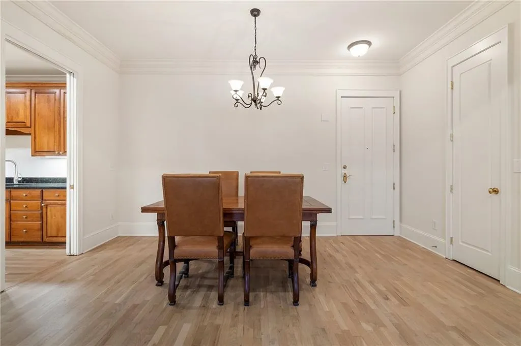 77 Peachtree Place Ne Unit 402, Atlanta, Georgia 30309, 2 Bedrooms Bedrooms, ,2 BathroomsBathrooms,Residential,For Sale,77 Peachtree Place Ne Unit 402,7663560