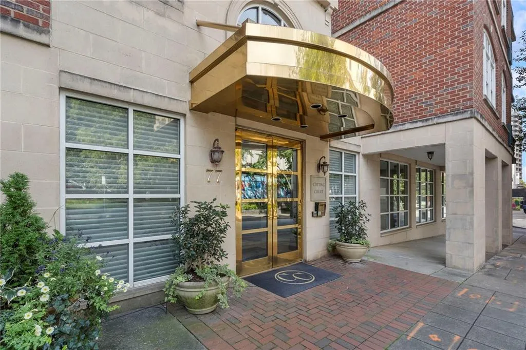 77 Peachtree Place Ne Unit 402, Atlanta, Georgia 30309, 2 Bedrooms Bedrooms, ,2 BathroomsBathrooms,Residential,For Sale,77 Peachtree Place Ne Unit 402,7663560