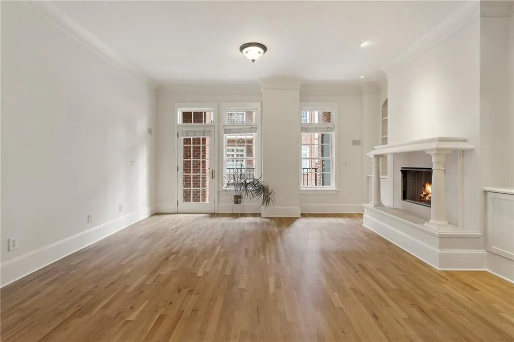 77 Peachtree Place Ne Unit 402, Atlanta, Georgia 30309, 2 Bedrooms Bedrooms, ,2 BathroomsBathrooms,Residential,For Sale,77 Peachtree Place Ne Unit 402,7663560