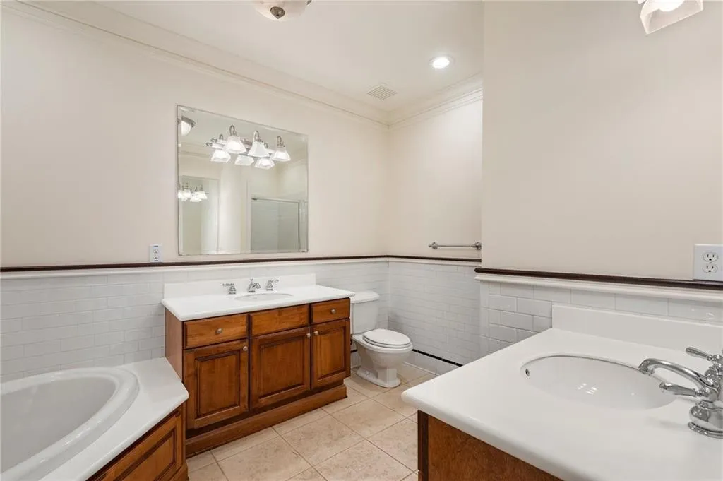 77 Peachtree Place Ne Unit 402, Atlanta, Georgia 30309, 2 Bedrooms Bedrooms, ,2 BathroomsBathrooms,Residential,For Sale,77 Peachtree Place Ne Unit 402,7663560