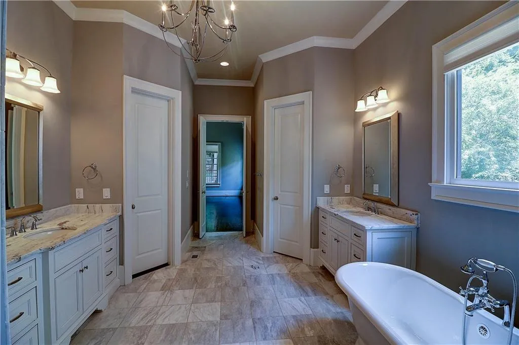 275 Lafayette Way Nw, Atlanta, Georgia 30327, 5 Bedrooms Bedrooms, ,5 BathroomsBathrooms,Residential,Sold,275 Lafayette Way Nw,5722920