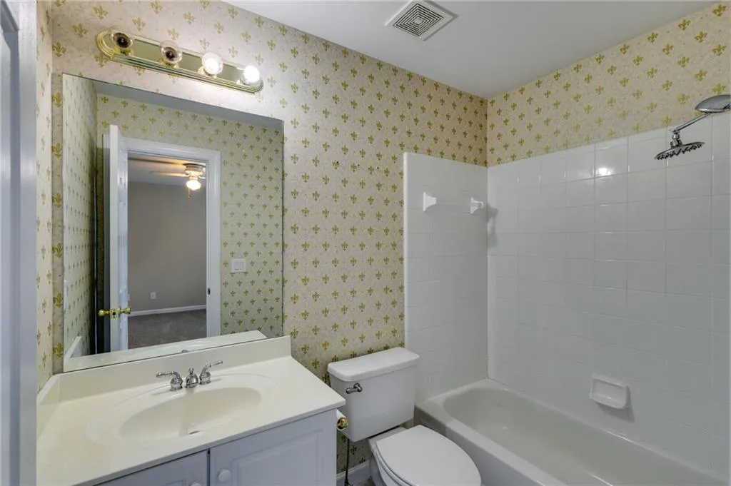This one with its own en suite