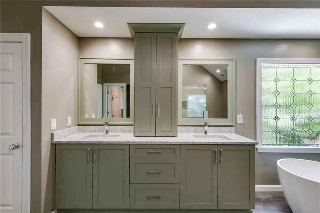Completely remodeled stunning primary bath