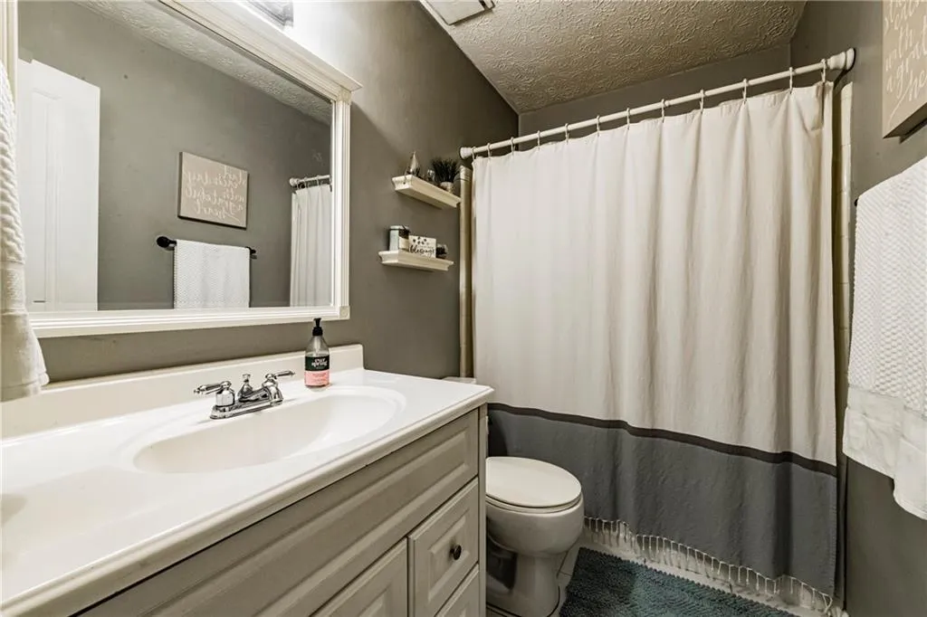 7750 Roswell Road Unit 11b, Sandy Springs, Georgia 30350, 3 Bedrooms Bedrooms, ,2 BathroomsBathrooms,Residential,Sold,7750 Roswell Road Unit 11b,6860702