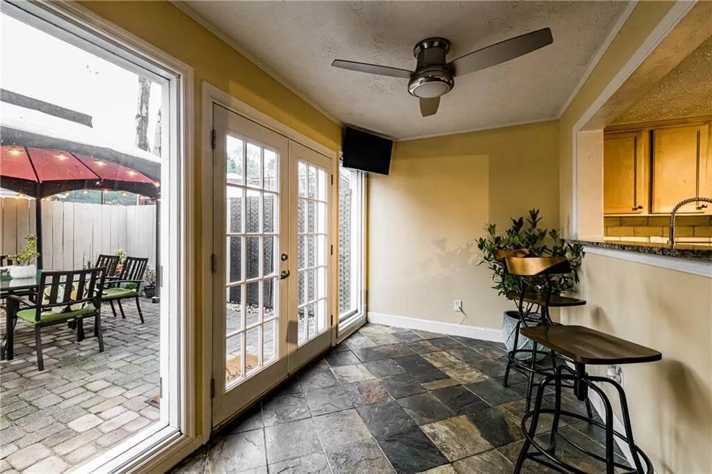 7750 Roswell Road Unit 11b, Sandy Springs, Georgia 30350, 3 Bedrooms Bedrooms, ,2 BathroomsBathrooms,Residential,Sold,7750 Roswell Road Unit 11b,6860702