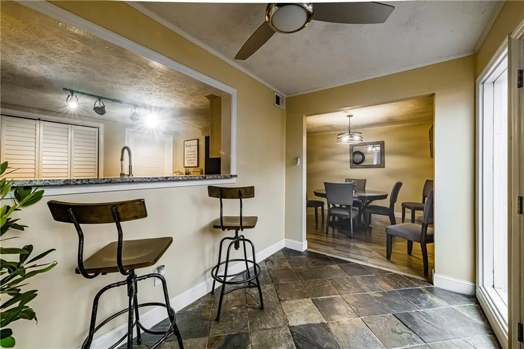 7750 Roswell Road Unit 11b, Sandy Springs, Georgia 30350, 3 Bedrooms Bedrooms, ,2 BathroomsBathrooms,Residential,Sold,7750 Roswell Road Unit 11b,6860702