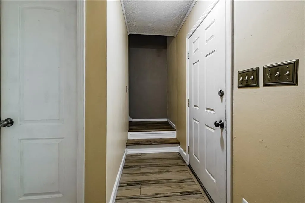 7750 Roswell Road Unit 11b, Sandy Springs, Georgia 30350, 3 Bedrooms Bedrooms, ,2 BathroomsBathrooms,Residential,Sold,7750 Roswell Road Unit 11b,6860702