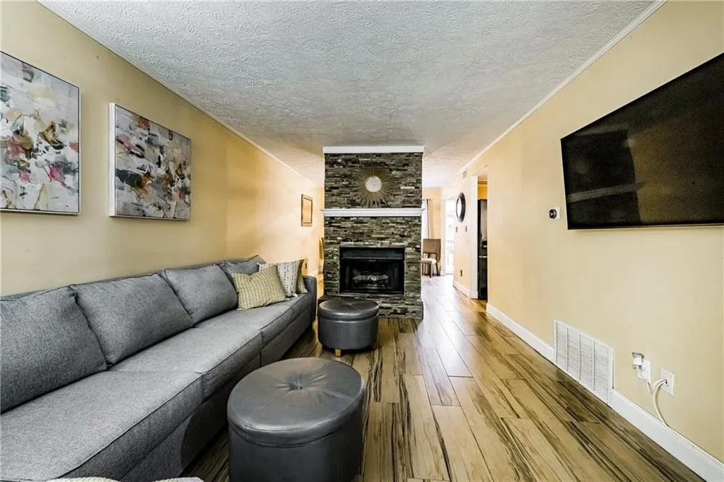 7750 Roswell Road Unit 11b, Sandy Springs, Georgia 30350, 3 Bedrooms Bedrooms, ,2 BathroomsBathrooms,Residential,Sold,7750 Roswell Road Unit 11b,6860702